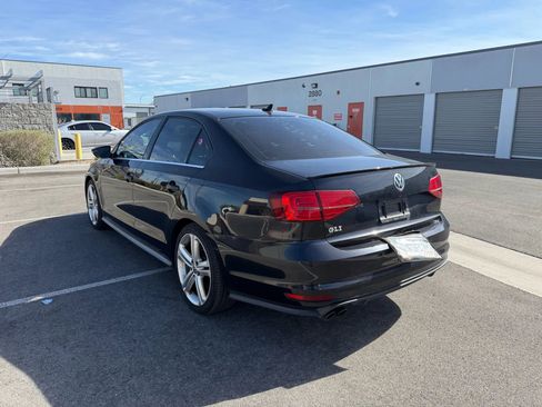 Used 2017 Volkswagen Jetta GLI image 4