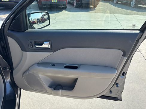 Used 2011 Ford Fusion SEL image 25