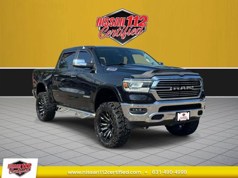 Used 2022 RAM 1500 Laramie AWD/4WD image 1