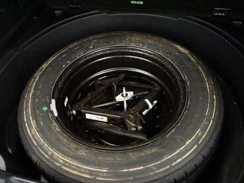 Used 2017 Jeep Cherokee Latitude w/ Cold Weather Group image 21