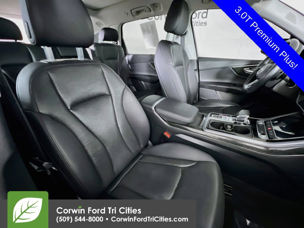 Used 2020 Audi Q7 3.0T Premium Plus w/ Premium Plus Package AWD/4WD image 16