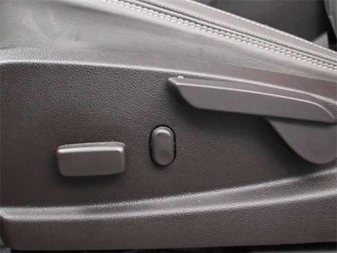 Used 2021 GMC Canyon Denali image 11