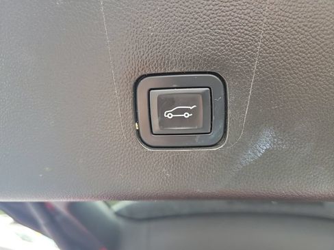 Used 2019 Chevrolet Traverse High Country w/ LPO, Floor Liner Package AWD/4WD image 11