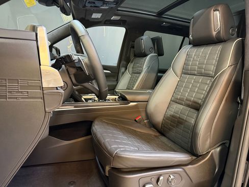 New 2026 Cadillac Escalade V w/ LPO, ONYX Package image 5