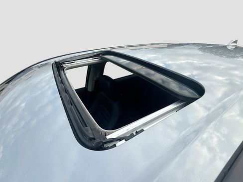 Used 2025 Honda CR-V EX-L image 14