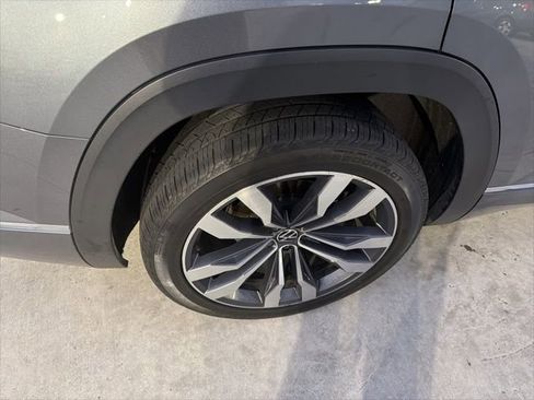 Used 2021 Volkswagen Atlas SEL Premium image 12