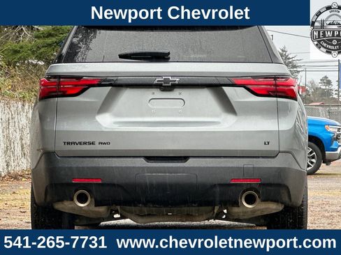 Used 2023 Chevrolet Traverse LT w/ Midnight/Sport Edition image 6