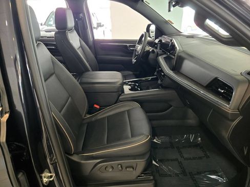 Certified 2025 Chevrolet Tahoe Premier AWD/4WD image 6