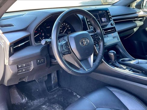 Used 2022 Toyota Avalon XLE image 16