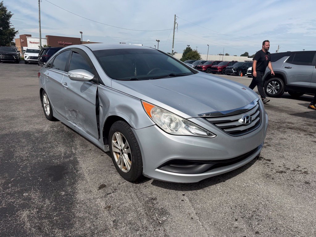 Used 2014 Hyundai Sonata GLS w/ Popular Equipment Group 2 FWD image 2