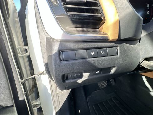 Used 2021 Nissan Rogue Platinum image 18