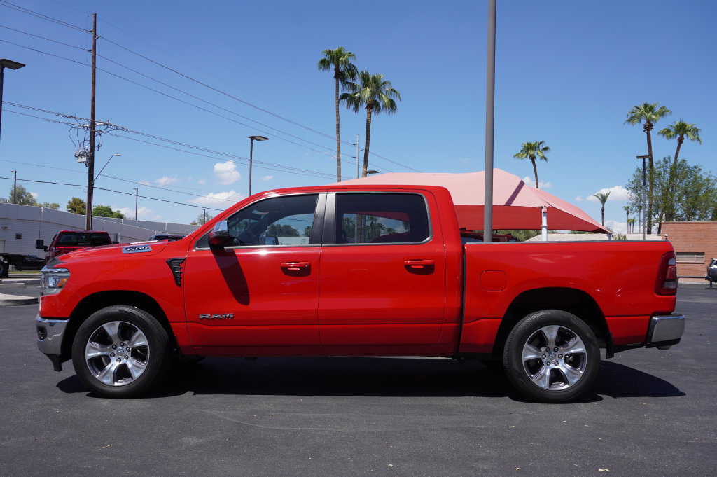 Used 2023 RAM 1500 Laramie AWD/4WD image 2
