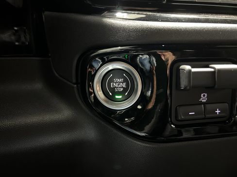 Used 2024 Chevrolet Silverado 1500 ZR2 w/ Technology Package image 14