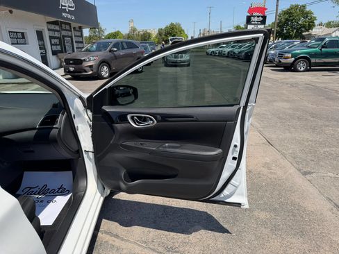 Used 2019 Nissan Sentra SV FWD image 13