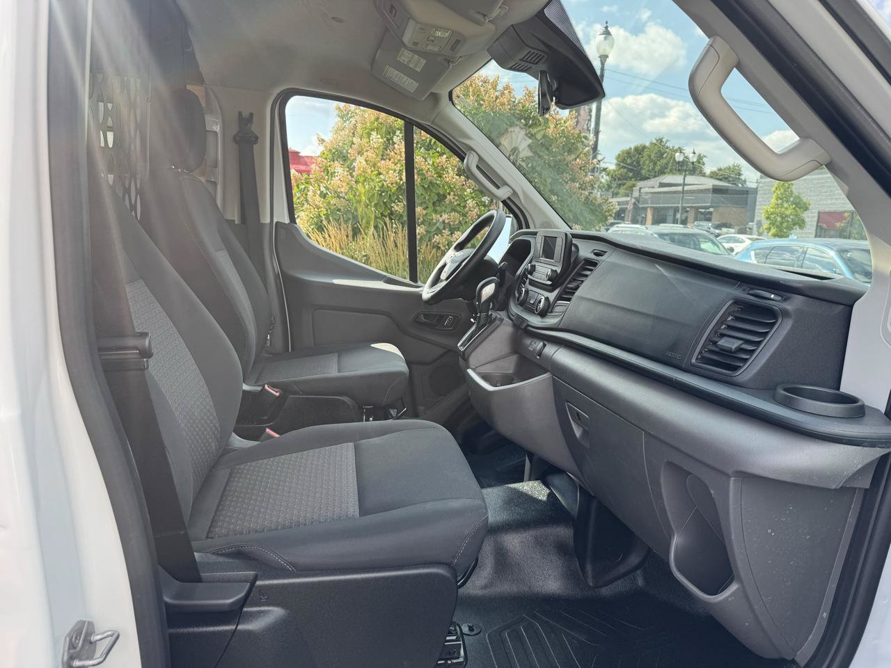 Used 2025 Ford Transit 250 Low Roof w/ Exterior Upgrade Package RWD image 18