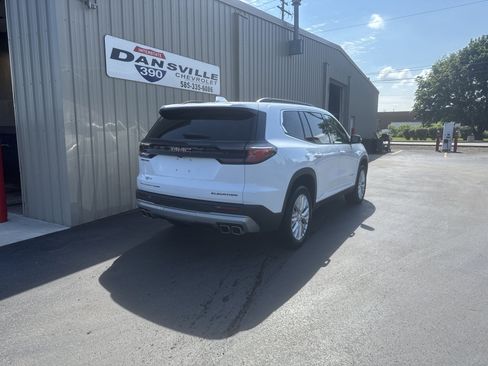 Used 2025 GMC Acadia Elevation w/ Elevation Premium Package AWD/4WD image 3