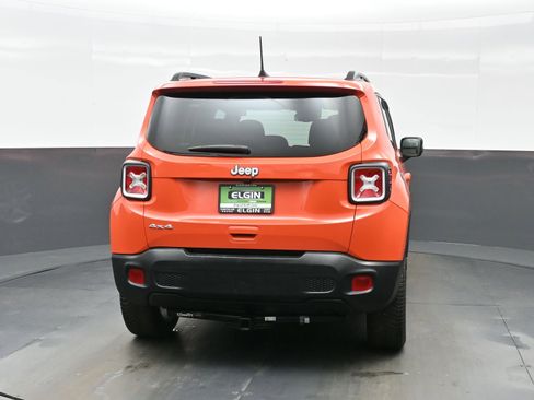 Used 2021 Jeep Renegade Latitude AWD/4WD image 5