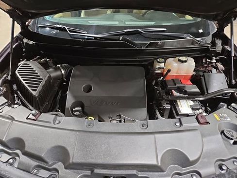 Used 2023 Chevrolet Traverse Premier image 39