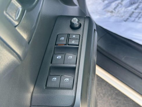 Certified 2023 Toyota Tacoma SR AWD/4WD image 16