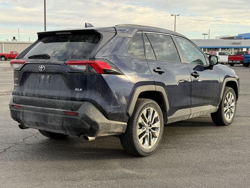 Used 2019 Toyota RAV4 XLE Premium image 3