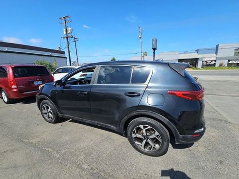 Used 2020 Kia Sportage LX w/ LX Popular Package image 4