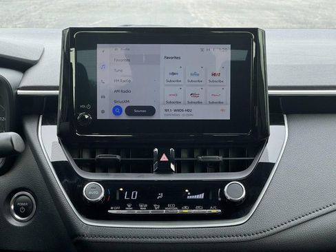 Used 2025 Toyota Corolla SE FWD image 19