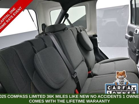Used 2024 Jeep Wrangler Unlimited w/ Convenience Group AWD/4WD image 22