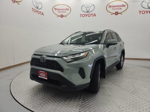 Used 2022 Toyota RAV4 XLE FWD image 2