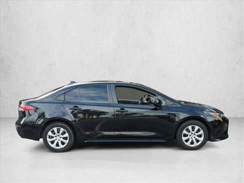 Used 2023 Toyota Corolla LE FWD image 4