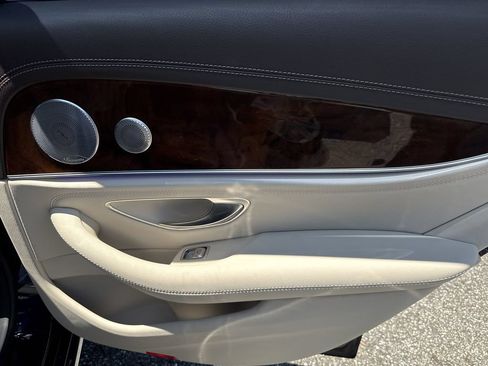 Used 2017 Mercedes-Benz E 300 image 18