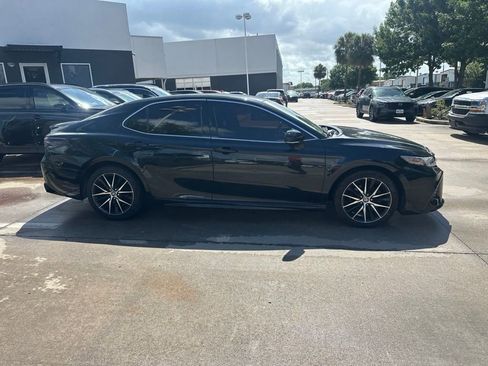 Used 2019 Toyota Camry XSE FWD image 4