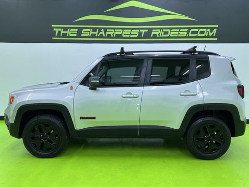 Used 2018 Jeep Renegade Trailhawk AWD/4WD image 6