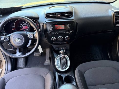 Used 2015 Kia Soul FWD image 14