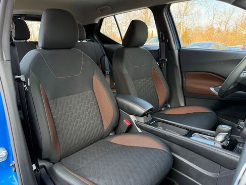 Used 2024 Nissan Kicks SR image 30