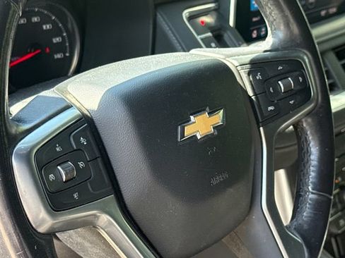 Used 2021 Chevrolet Suburban LT RWD image 24