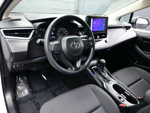 Used 2024 Toyota Corolla LE FWD image 12