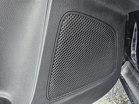 Used 2016 Ford Focus SE w/ Reverse Sensing Package image 18