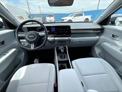Used 2025 Hyundai Kona SEL image 14