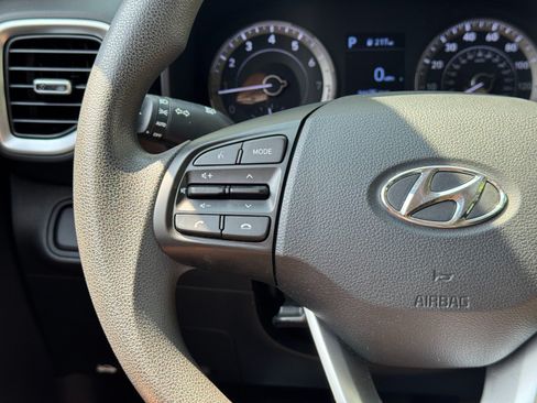 Used 2021 Hyundai Venue SE FWD image 19