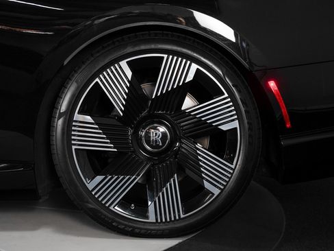 Used 2024 Rolls-Royce Spectre w/ Spectre Launch Package AWD/4WD image 21