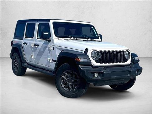 Used 2025 Jeep Wrangler Unlimited Sport AWD/4WD image 12