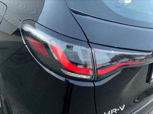 Used 2023 Honda HR-V LX image 33