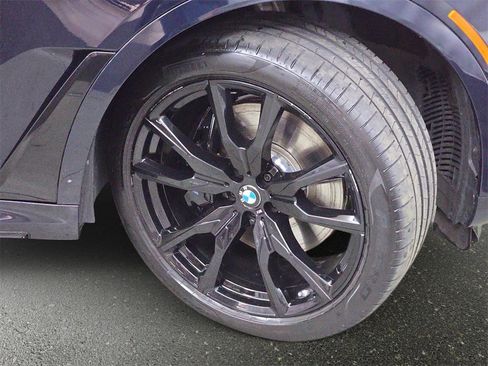 Used 2024 BMW X7 xDrive40i w/ Executive Package image 35