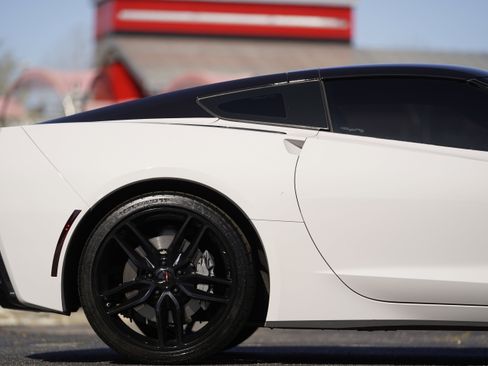 Used 2018 Chevrolet Corvette 2LT w/ 2LT Preferred Equipment Group image 5