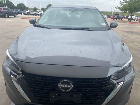 Used 2024 Nissan Sentra SV FWD image 2