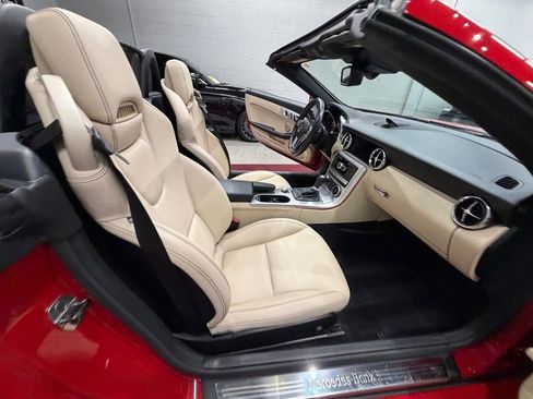 Used 2013 Mercedes-Benz SLK 350 image 29