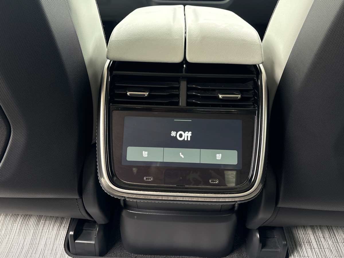 Used 2023 Rivian R1T Launch Edition AWD/4WD image 13