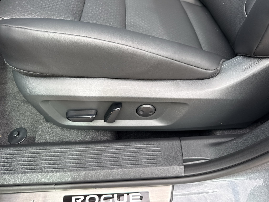 New 2026 Nissan Rogue Dark Armor AWD/4WD image 15