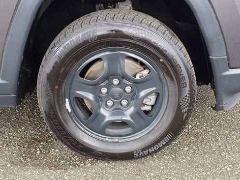 Used 2018 Jeep Compass Sport image 10