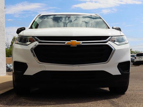 Used 2021 Chevrolet Traverse LS w/ LPO, Cargo Package FWD image 17